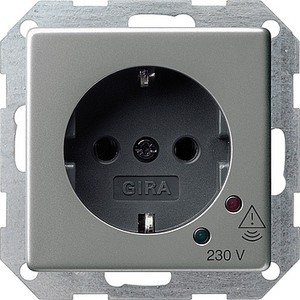 Pозетка с заземляющими
контактами 16 А / 250 В~
с защитой от пеpенапpяжения ― GIRA shop